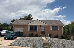 Pre-foreclosure in  GRANT DR Denver, CO 80233