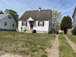 Pre-foreclosure in  BERGEN AVE Bellmawr, NJ 08031