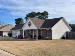 Pre-foreclosure in  PLEASANT VIEW CT Bryant, AR 72022