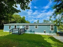 Pre-foreclosure in  SW 266TH ST Newberry, FL 32669