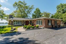  N Summit Ave, Oconomowoc WI