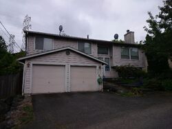 Pre-foreclosure in  S BOND ST Seattle, WA 98118