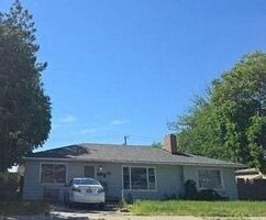 Pre-foreclosure in  E 2ND AVE Kennewick, WA 99336