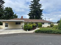 Pre-foreclosure in  THOMAS CT SW Lakewood, WA 98498