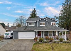 Pre-foreclosure in  S 32ND PL Mount Vernon, WA 98274