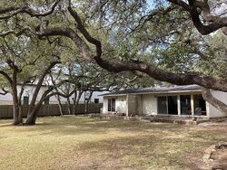 Pre-foreclosure in  WESTLAKE DR Austin, TX 78746