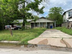 Pre-foreclosure in  CRUZ ST Austin, TX 78741
