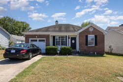 Pre-foreclosure in  GRASSMIRE DR Clarksville, TN 37042