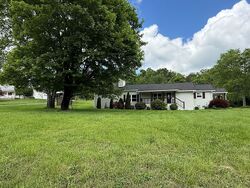 Pre-foreclosure in  THREE POINTS RD Mascot, TN 37806