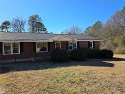 Pre-foreclosure in  E SIZEMORE RD Seneca, SC 29672