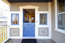 Pre-foreclosure in  PROSPECT AVE Middletown, RI 02842