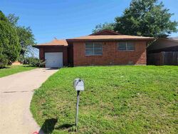 Pre-foreclosure in  NW EUCLID AVE Lawton, OK 73505