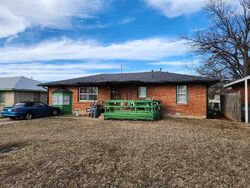 Pre-foreclosure in  NW LOGAN AVE Lawton, OK 73507