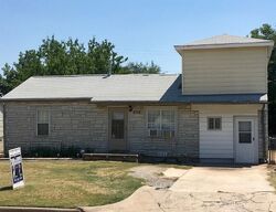 Pre-foreclosure in  NW OZMUN AVE Lawton, OK 73507