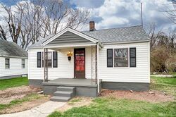 Pre-foreclosure in  AIRWAY RD Dayton, OH 45431