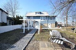Pre-foreclosure in  SCHLEY AVE Bronx, NY 10465