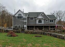 Pre-foreclosure in  MOUNTAIN BROOK DR Brewster, NY 10509