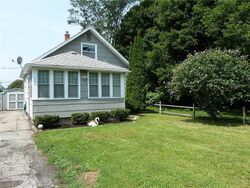 Pre-foreclosure in  CROSSFIELD RD Rochester, NY 14609