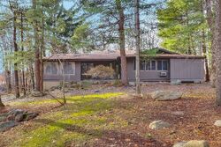 Pre-foreclosure in  HALLEY DR Pomona, NY 10970