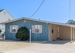 Pre-foreclosure in  E LAGOONA DR Brick, NJ 08723