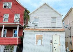Pre-foreclosure in  GENEVA ST Elizabeth, NJ 07206