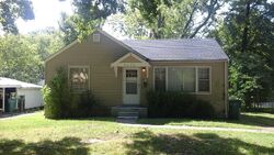 Pre-foreclosure in  UNDERHILL DR Saint Louis, MO 63133