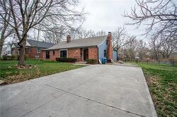 Pre-foreclosure in  S NORWOOD AVE Independence, MO 64052