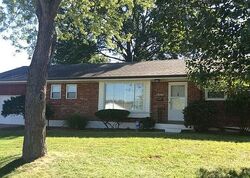Pre-foreclosure in  PARKWOOD ST Saint Louis, MO 63116