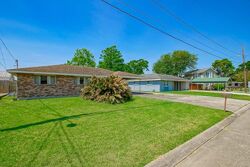 Pre-foreclosure in  JAY ST Belle Chasse, LA 70037