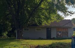 Pre-foreclosure in  EVANSTON AVE Indianapolis, IN 46240