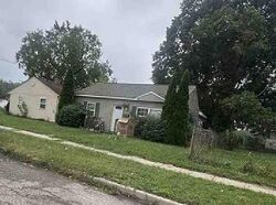Pre-foreclosure in  BERLIN AVE Mishawaka, IN 46544