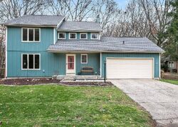 Pre-foreclosure in  OLD POST LN Granger, IN 46530