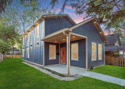 Pre-foreclosure in  N TACOMA AVE Indianapolis, IN 46201