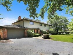 Pre-foreclosure in  OAK AVE Northbrook, IL 60062