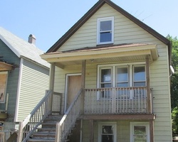 Pre-foreclosure in  S COLES AVE Chicago, IL 60617