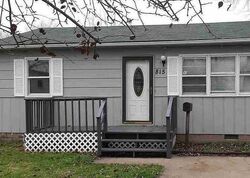 Pre-foreclosure in  21ST ST East Moline, IL 61244