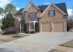 Pre-foreclosure in  HEATHERWOOD TRCE Acworth, GA 30101