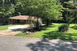 Pre-foreclosure in  CRABAPPLE DR SW Mableton, GA 30126