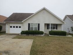 Pre-foreclosure in  HACKAMORE LN Warner Robins, GA 31088