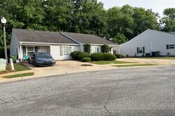  Summerwoods Ln, Griffin GA