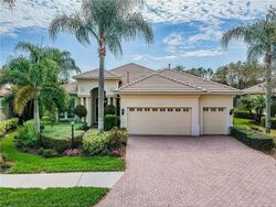 Pre-foreclosure in  SIENA LOOP Bradenton, FL 34202