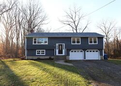 Pre-foreclosure in  MILLBROOK CIR Windsor, CT 06095