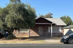  E 11th St, Hanford CA