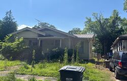 Pre-foreclosure in  DEBARDELEBEN AVE Fairfield, AL 35064