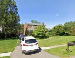 Pre-foreclosure in  SHIPPEN DR Coraopolis, PA 15108