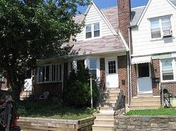 Pre-foreclosure in  N CEDAR LN Upper Darby, PA 19082
