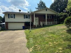 Pre-foreclosure in  CRESTRIDGE DR Greensburg, PA 15601