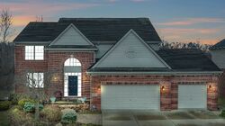 Pre-foreclosure in  BROOKSIDE CT Livonia, MI 48152