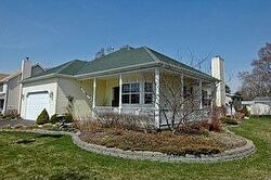 Pre-foreclosure in  W VALLEY DR Richmond, IL 60071