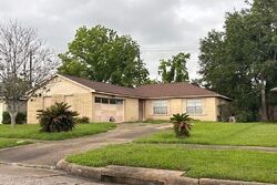 Pre-foreclosure in  BLUE QUAIL DR Missouri City, TX 77489